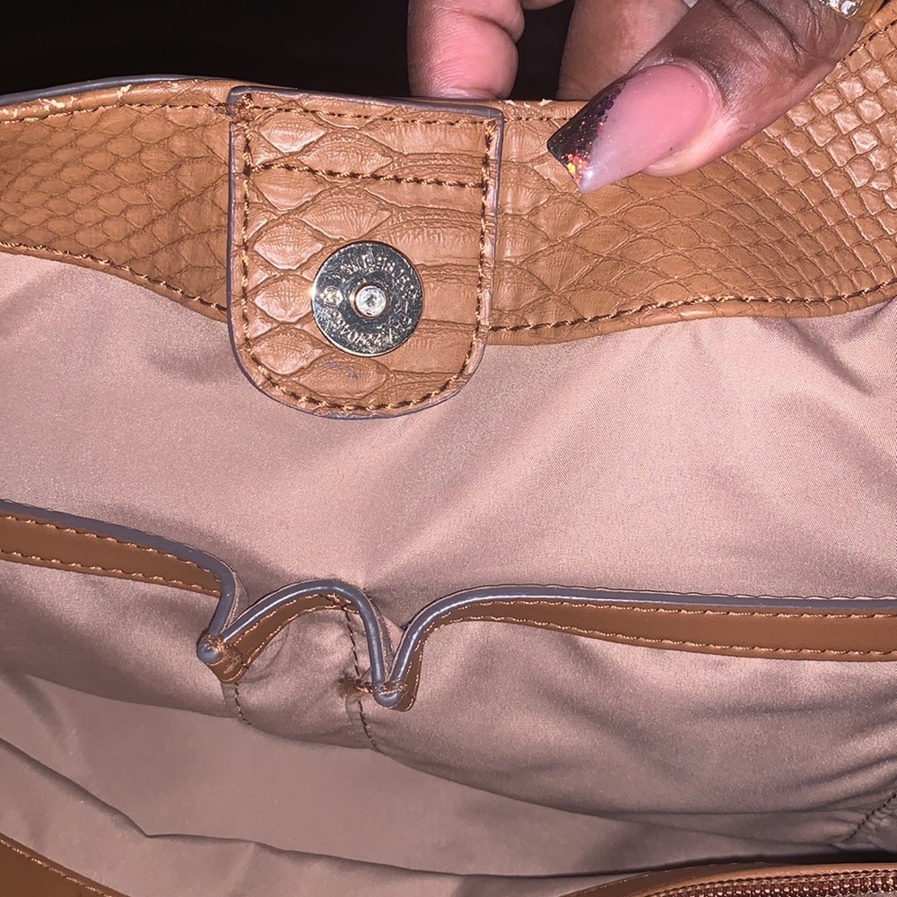 Luxurious And Highclass Upscale Shoulder/Tote Bag - image 8